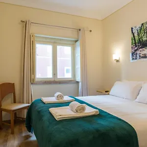 charming-3-bedroom-apartment-with-private-terrace.hotels-lisbon-portugal.com/